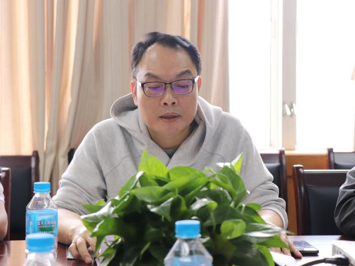 6周兴耀出席并讲话。谭倩文 摄_700x524.jpg