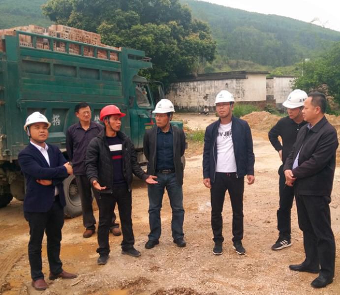 1.实地查抄。许传波 摄_副本700.jpg