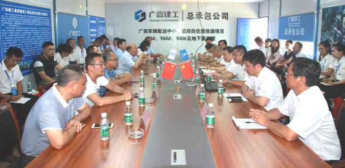 1.1座谈会现场。邓灿滨 摄700.JPG