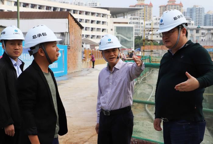 6查抄现场。侯健杰 摄700.JPG