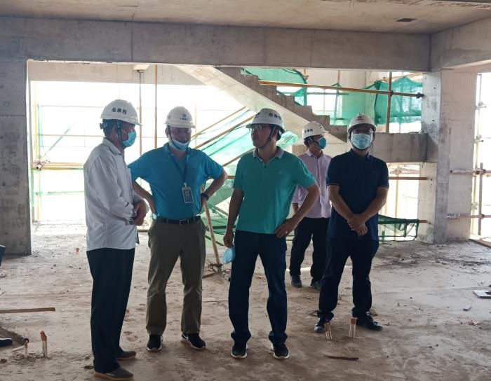 7.2领导工作。陈其毅 摄700.jpg