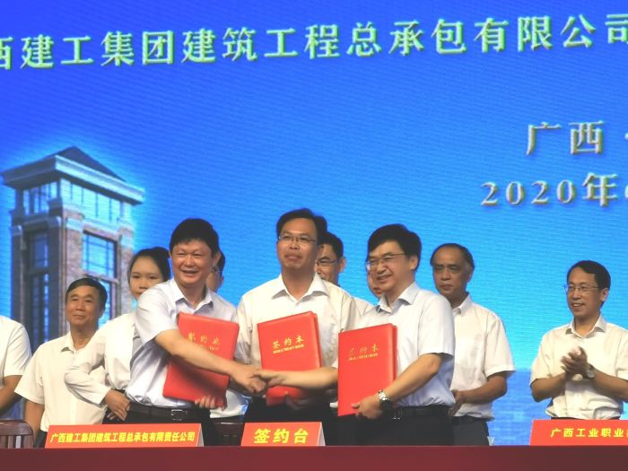 签约现场。 王瑾贞 摄.jpg