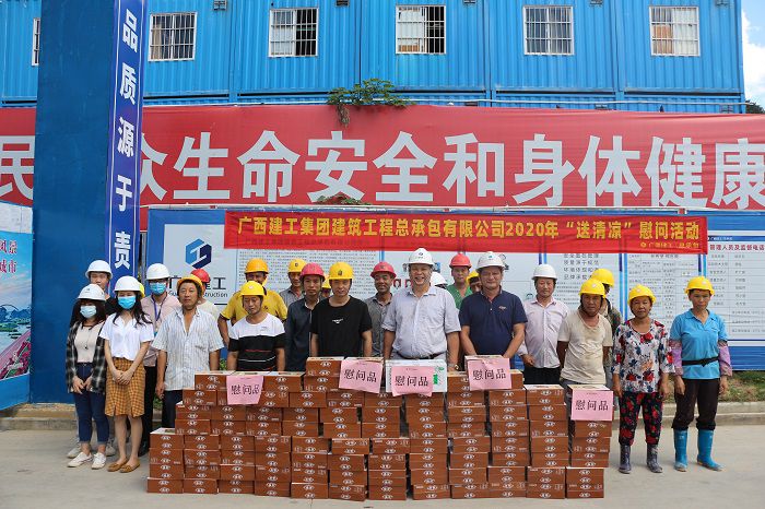 锦官阁项目送清冷。张钊林 摄.JPG