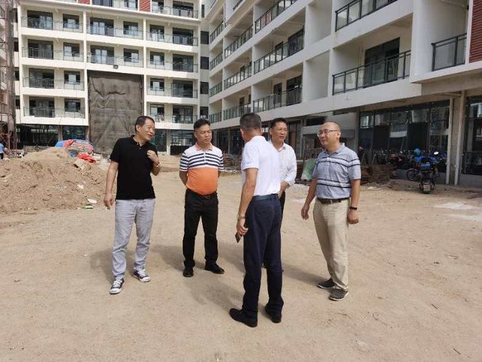 查抄现场。梁红玉 摄.jpg