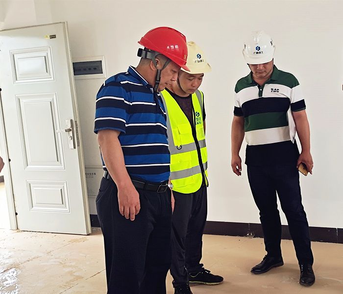 现场查看。廖益 摄.jpg