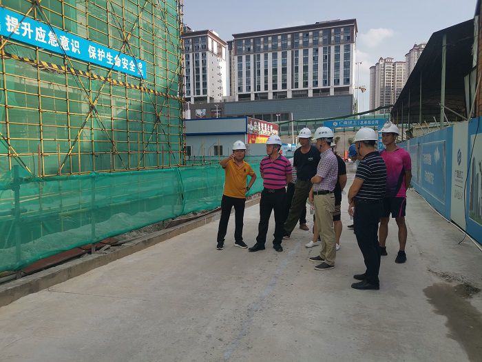 查抄现场。谭凯文 摄.jpg