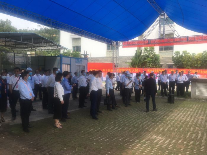 52视察现场。刘彩凤 摄.jpg