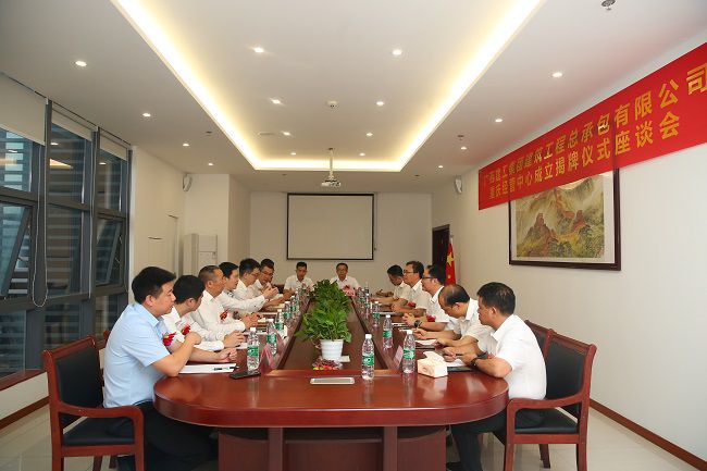 座谈会现场。杨桂峰 摄（建图）.jpg