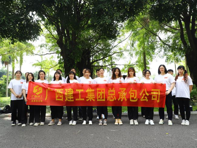 座谈会现场。杨桂峰 摄（建图）.jpg