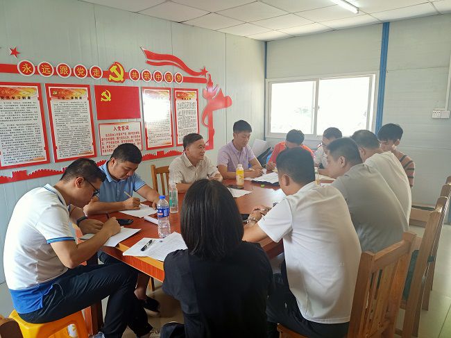 1会议现场；谱似 摄（建图）.jpg