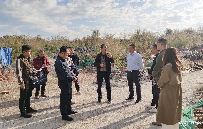 领导工作现场。梁金婷 摄（建图）.jpg