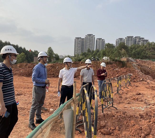 查抄现场。梁荣程 摄（建图）.jpg