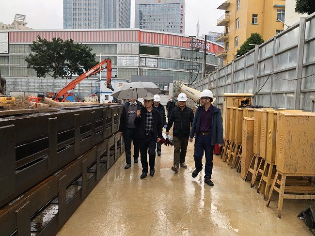 查抄现场。罗成 摄（建图）.jpg