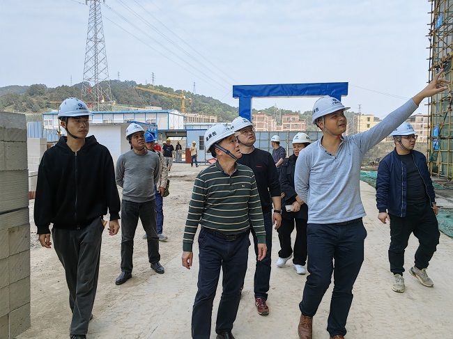 查抄现场。周珮 摄（建图）.jpg