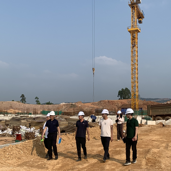 深刻项目现场调查。朱淑霞 摄（建图）.png