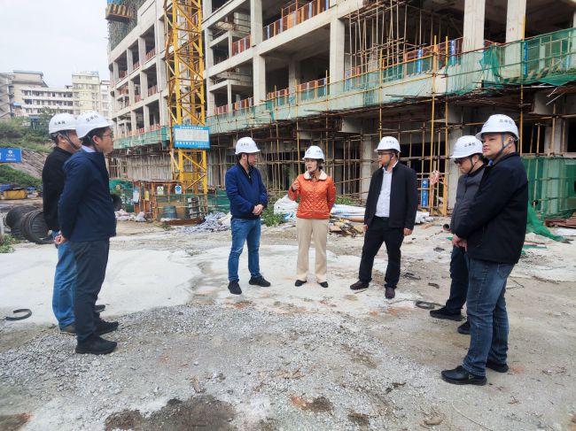 查抄现场。莫铠嫣 摄（建图）.jpg